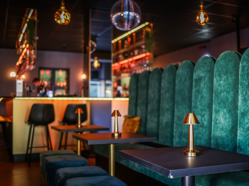 Lounge bar
